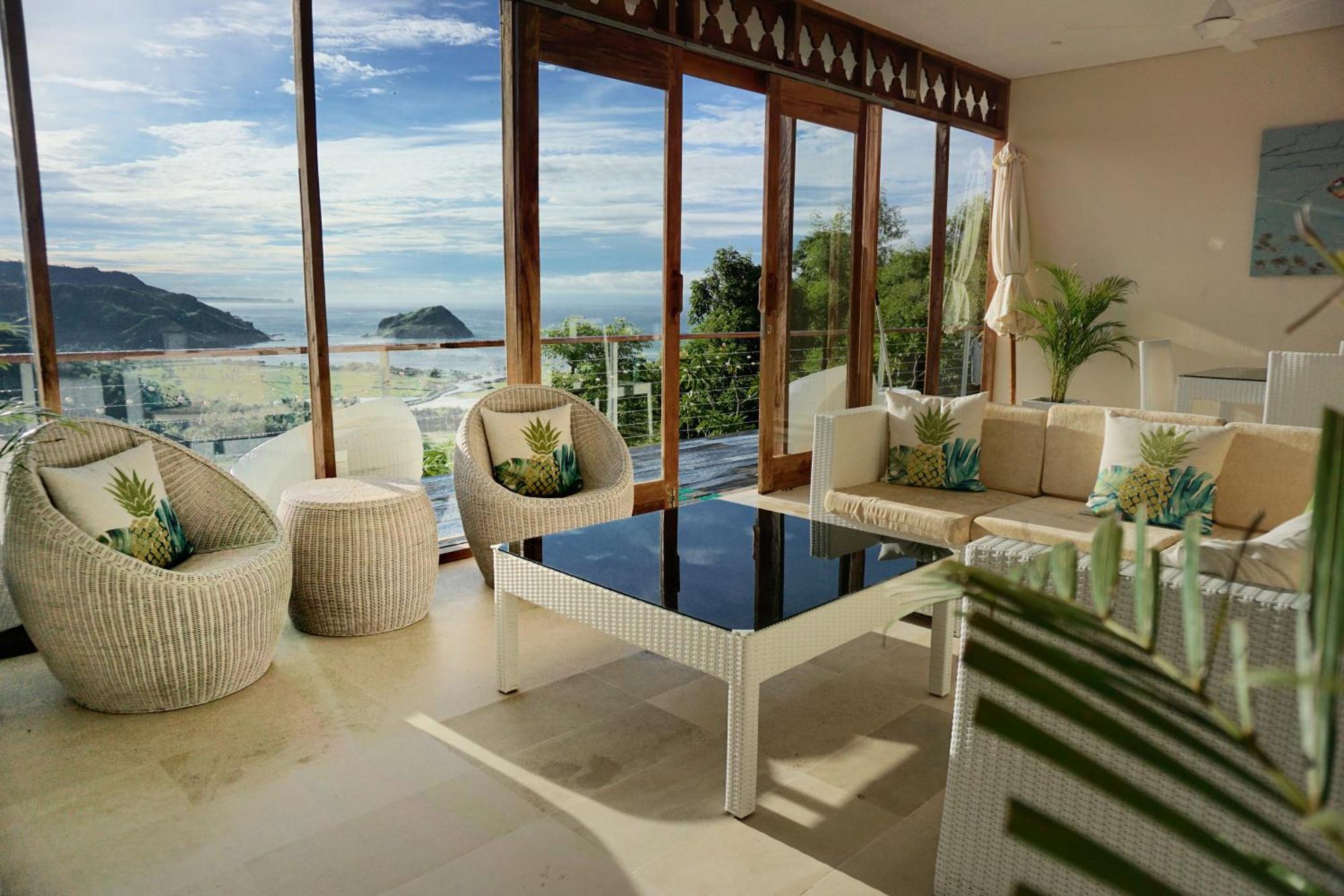 Villa Atas Pelangi Kuta  Exterior photo